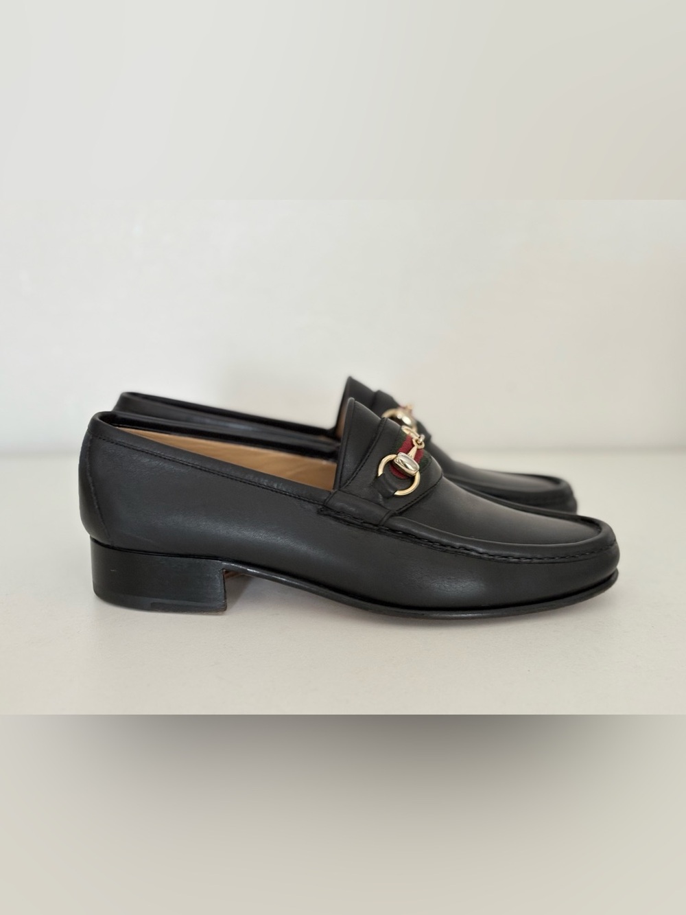 Gucci Black Leather Loafers with Red & Green Web and Gold Horsebit - Picture 4 of 13